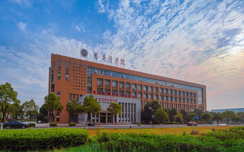 南昌医学院校园实景