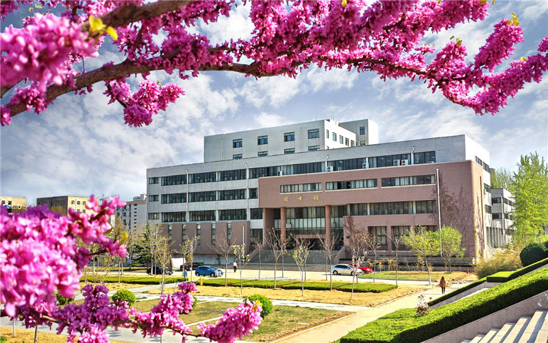 山东工商学院校园实景