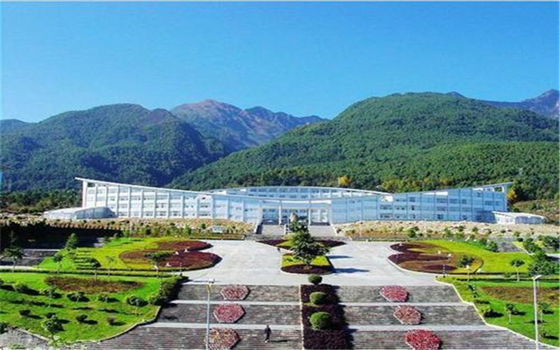 大理大学校园实景