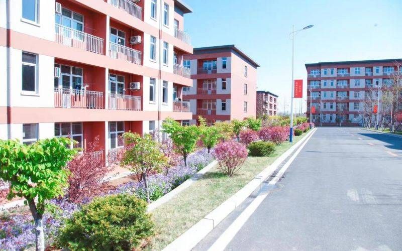 辽宁理工学院校园实景