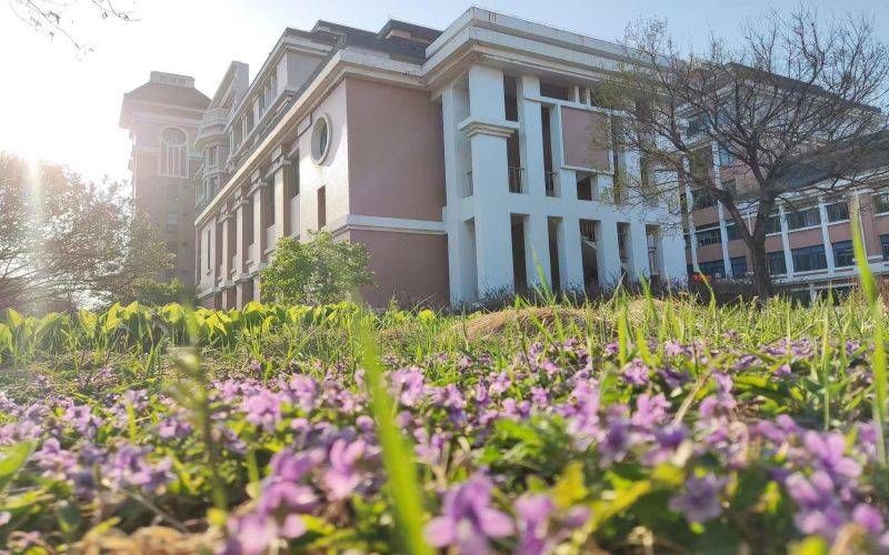 辽宁理工学院校园实景