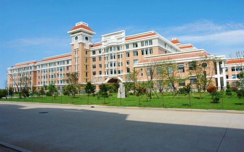 辽宁理工学院校园实景