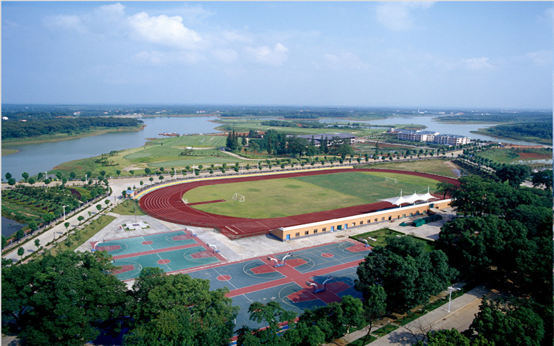 湖南高尔夫旅游职业学院校园实景