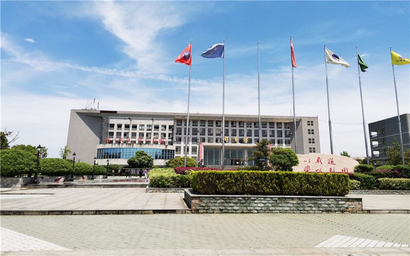 西藏高考报名与考试时间相关院校校园环境