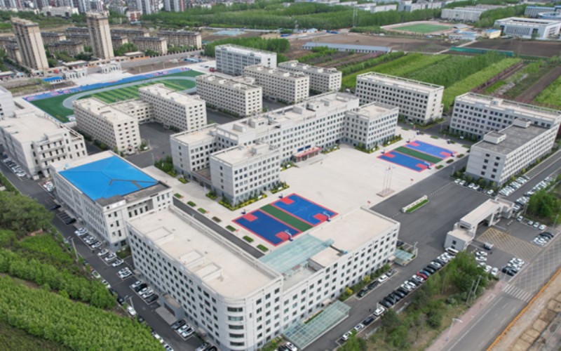 哈尔滨商贸职业学院校园实景