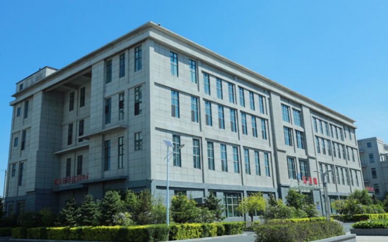 哈尔滨商贸职业学院校园实景