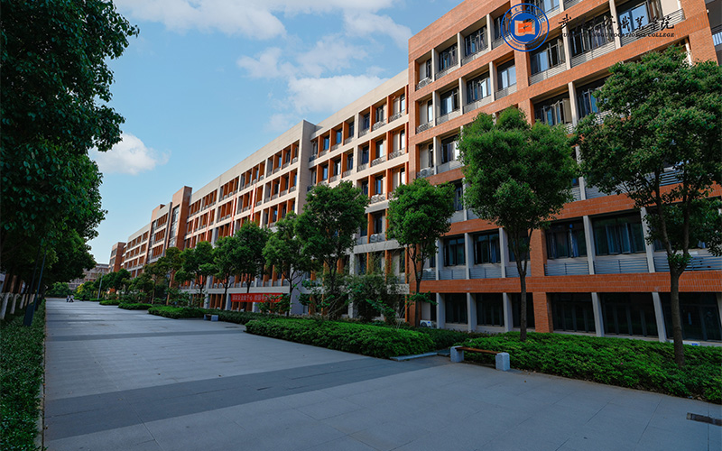 武汉光谷职业学院校园实景