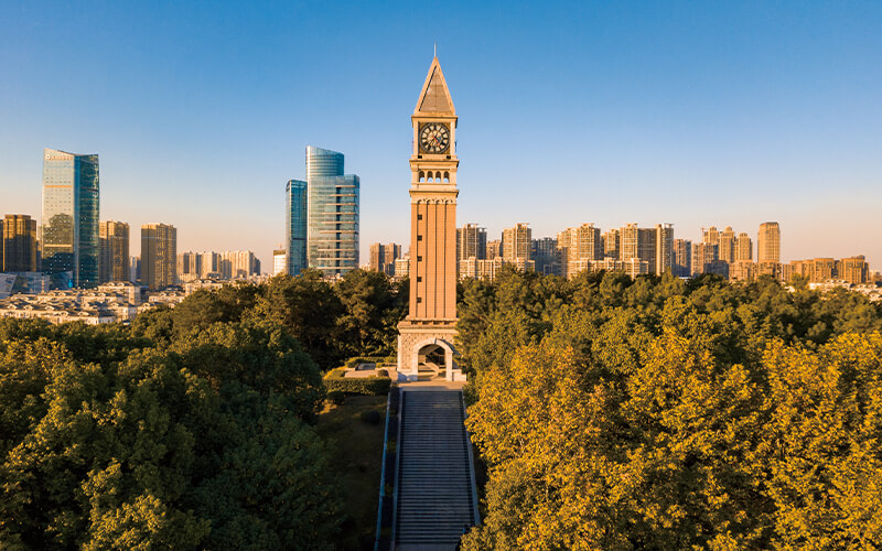武汉职业技术大学校园实景