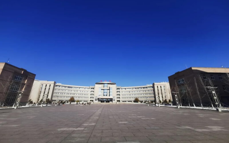 辽宁石油化工大学校园实景