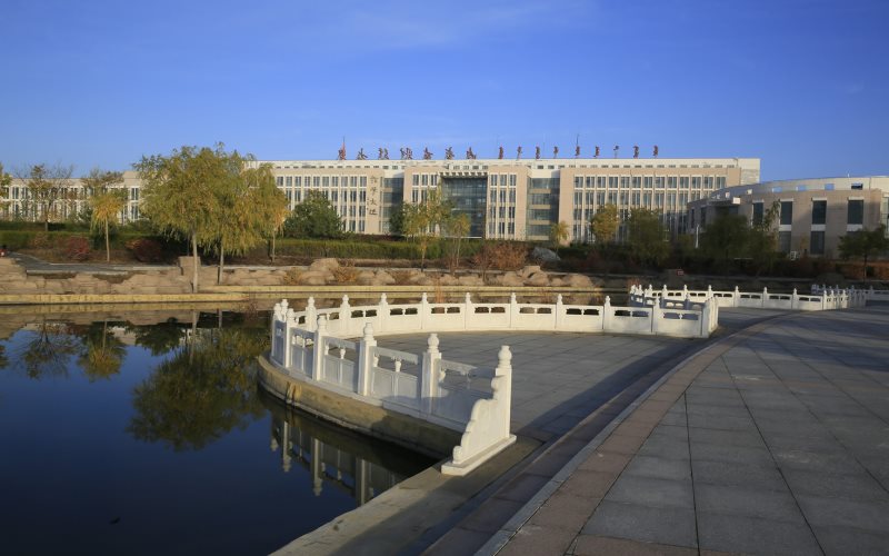 内蒙古财经大学校园实景