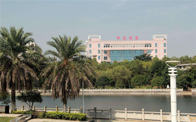 湖南环境生物职业技术学院校园实景