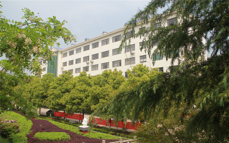 湖南环境生物职业技术学院校园实景
