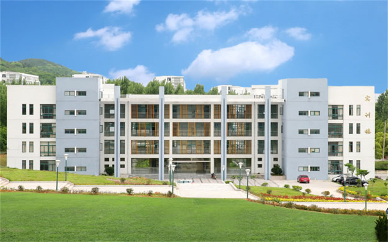淮南联合大学校园实景