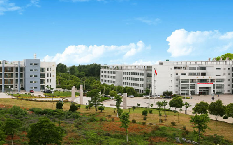 淮南联合大学校园实景
