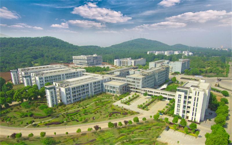 淮南联合大学校园实景