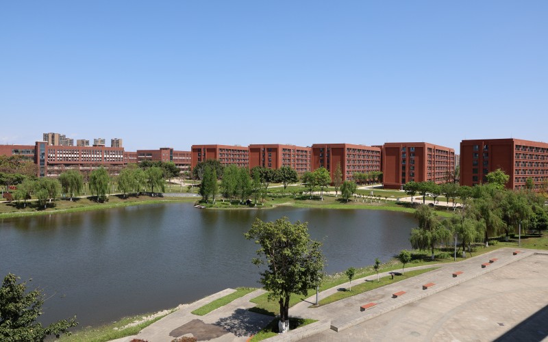 德阳城市轨道交通职业学院校园实景
