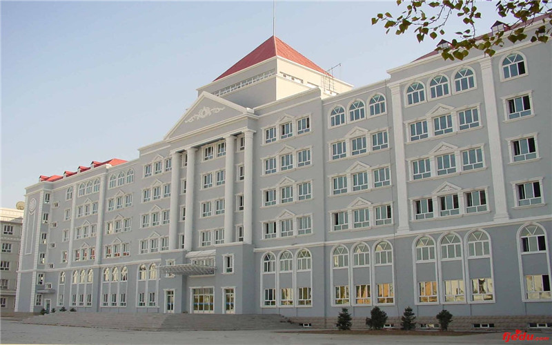 新能源装备技术专业院校校园环境