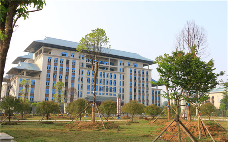 湖北开设养老服务管理的大学相关院校校园环境