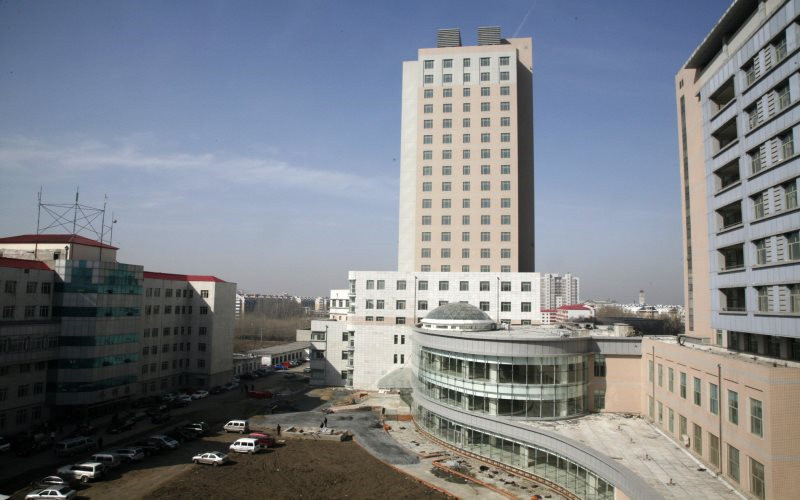 哈尔滨医科大学校园实景