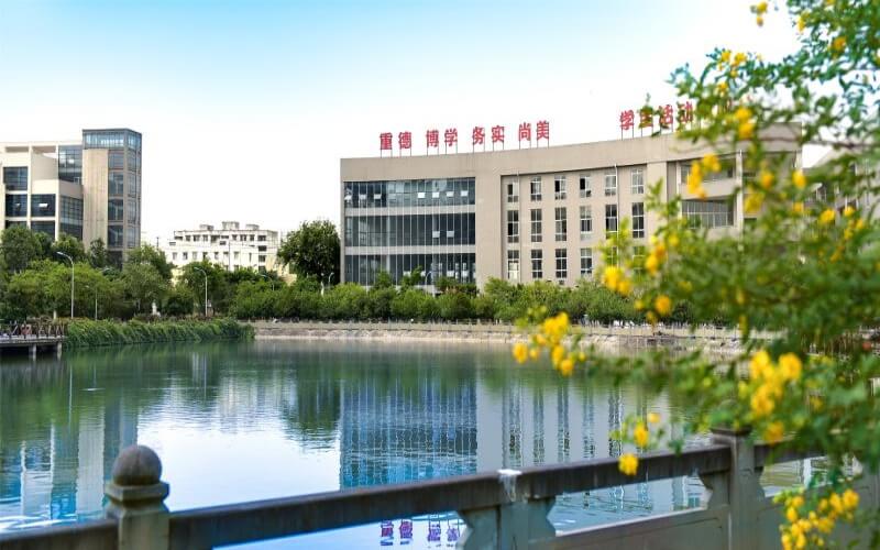 四川开设文物修复与保护的大学相关院校校园环境