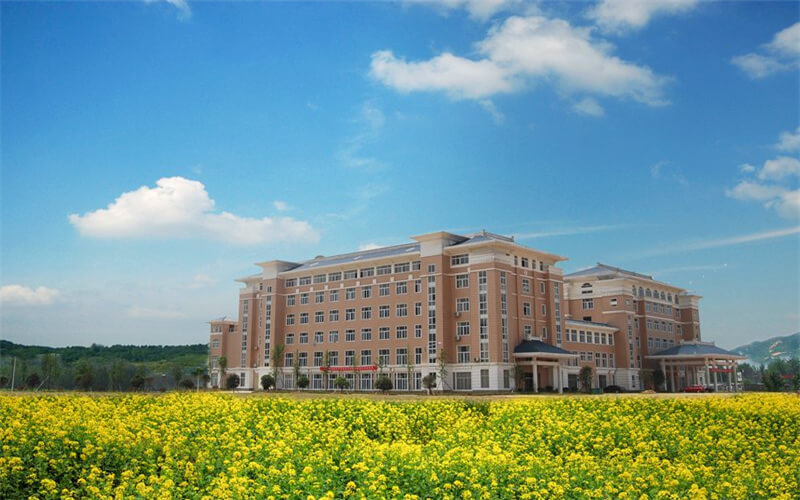 信阳涉外职业技术学院校园实景