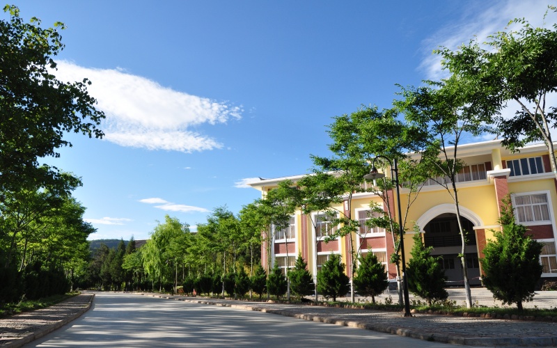 丽江文化旅游学院在北京的招生计划相关院校校园环境