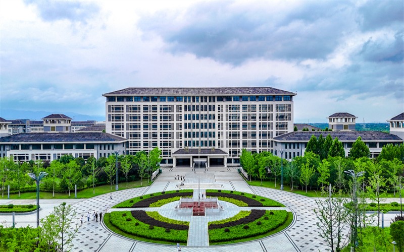 2026年桐城师范高等专科学校在甘肃各专业录取分相关院校校园环境