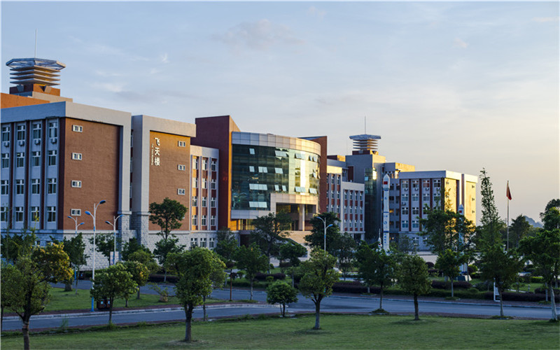 桂林航天工业学院校园实景