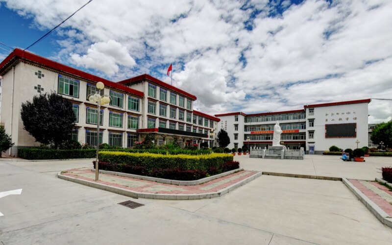 西藏藏医药大学校园实景