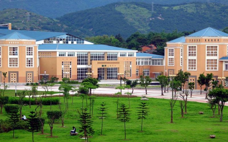 福州墨尔本理工职业学院校园实景