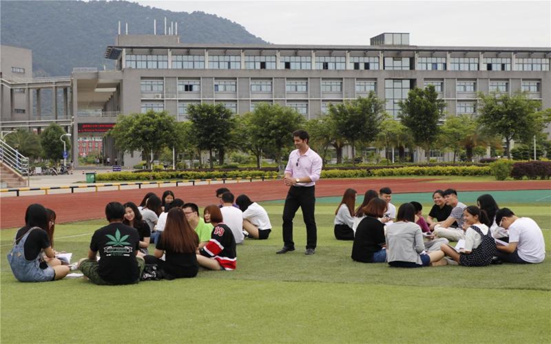 福州墨尔本理工职业学院校园实景