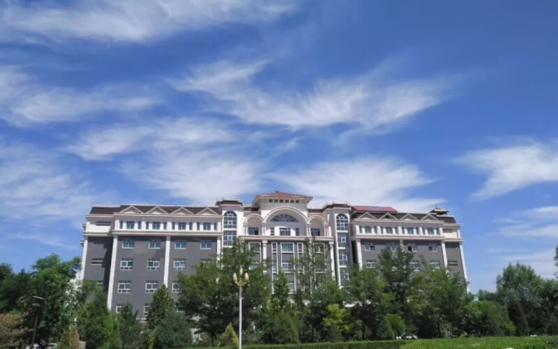 山西华澳商贸职业学院校园实景