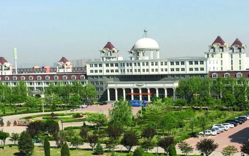 山西华澳商贸职业学院校园实景