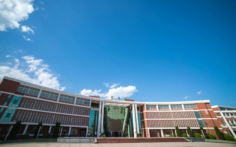 河南工业职业技术大学校园实景