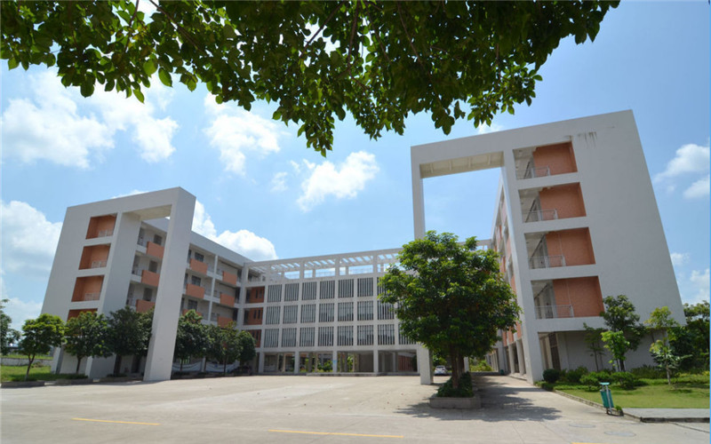 新疆科技职业技术学院校园环境