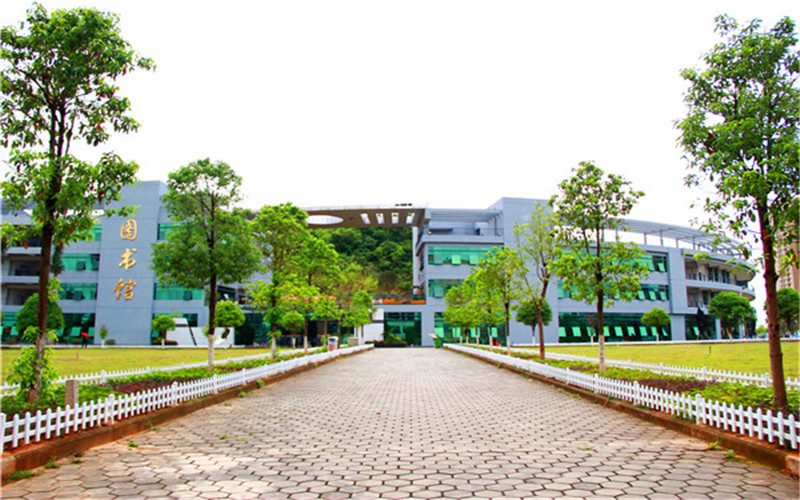 广西警察学院校园实景