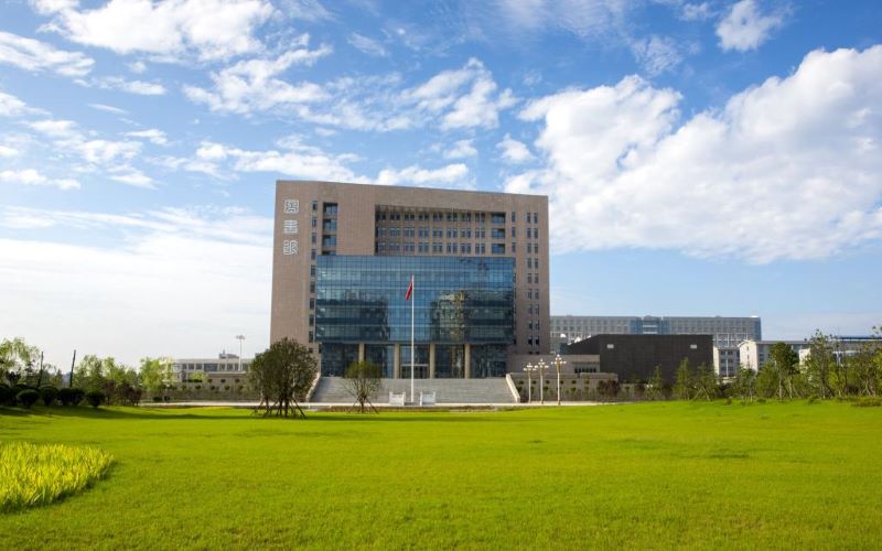 河南财政金融学院校园实景