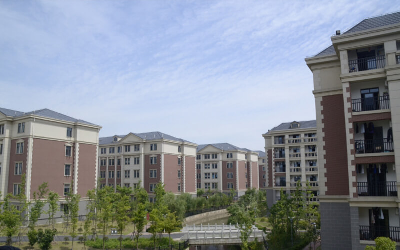 上海中侨职业技术大学校园实景