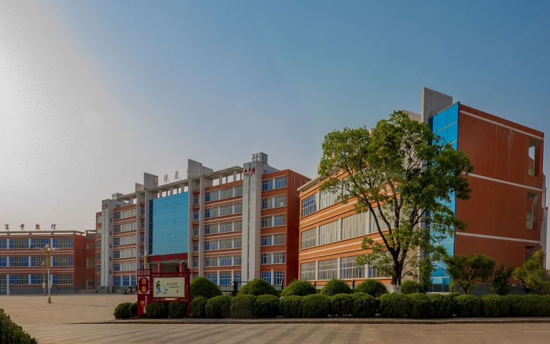 曲靖健康医学院校园实景