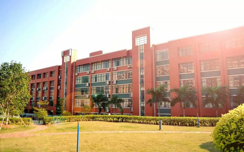 广州华商学院校园实景