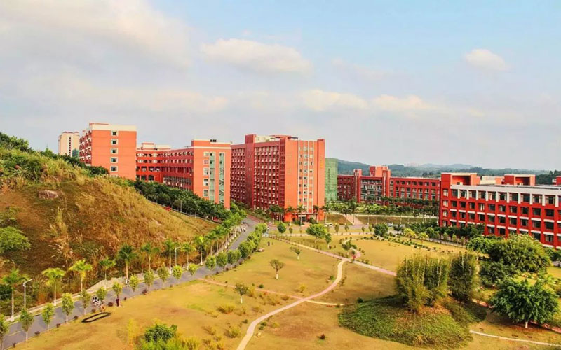 广州华商学院校园实景