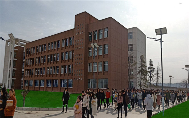2026年西安高新科技职业学院在山西录取分数线及相关院校校园环境