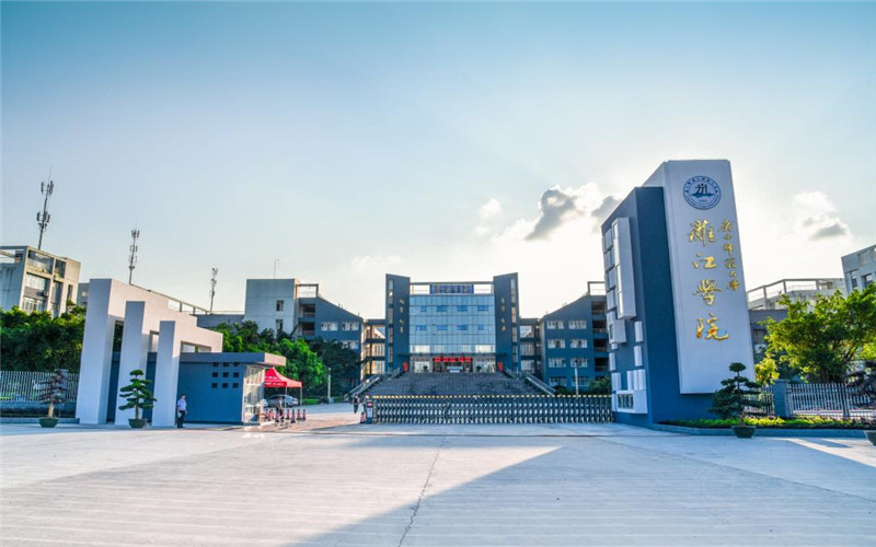 桂林学院校园环境