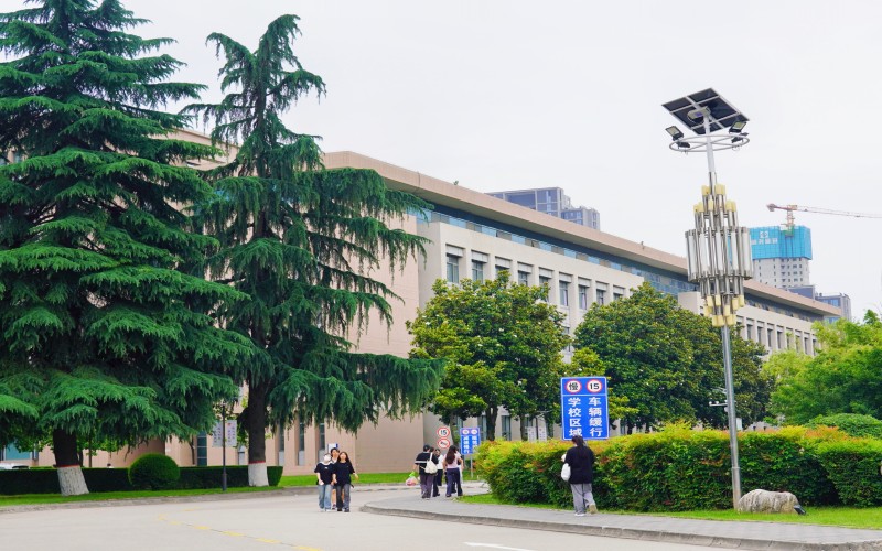陕西工商职业学院校园实景